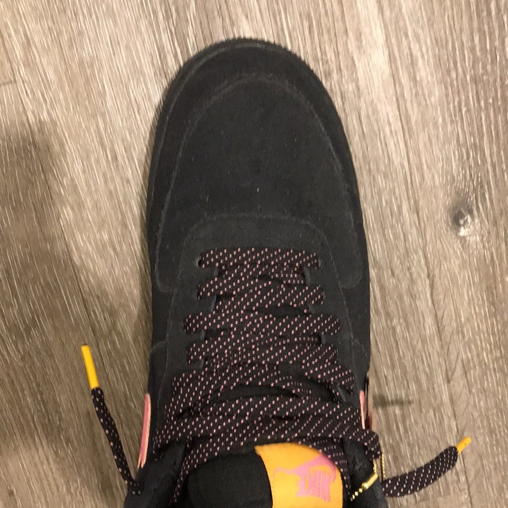 Air Forces - Picture 3 of 5